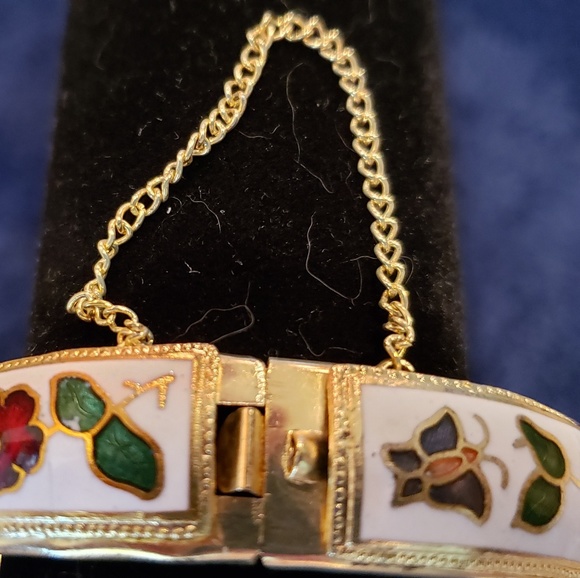 Floral bangle bracelet - Picture 2 of 4